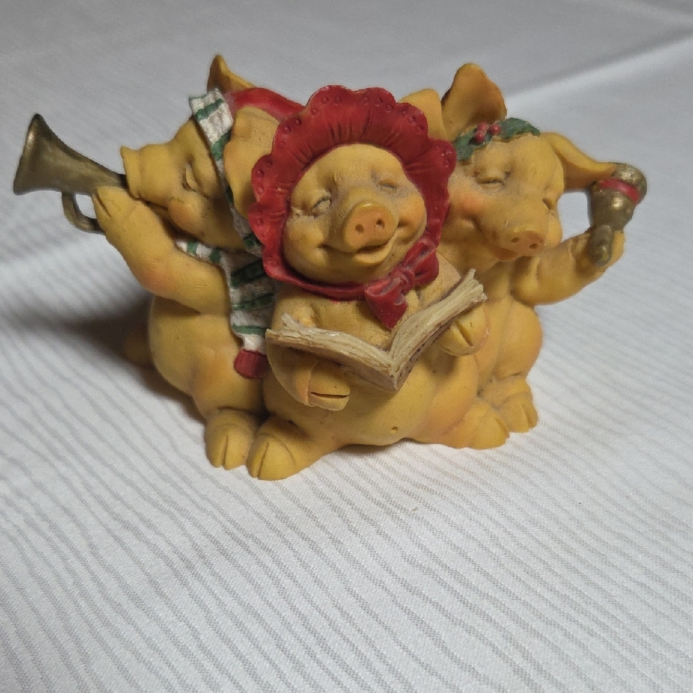 Vintage 1993 Yuletide Carols Charming Yellow Pig Musician Trio Figurine.